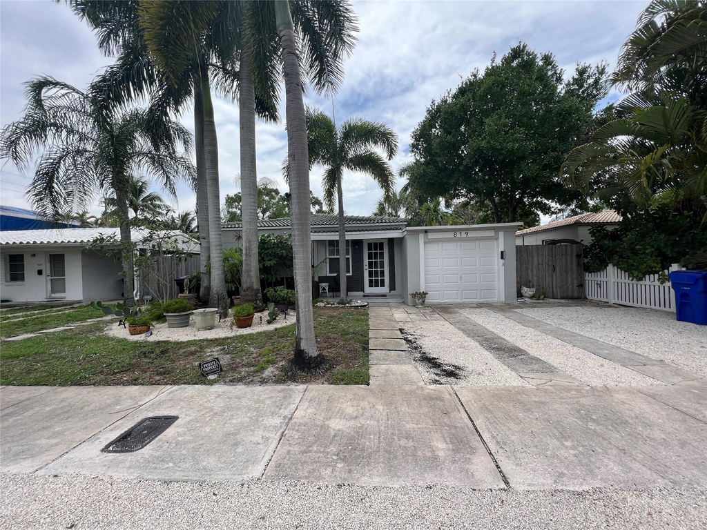 819 Sw 9th Terrace - Photo 0