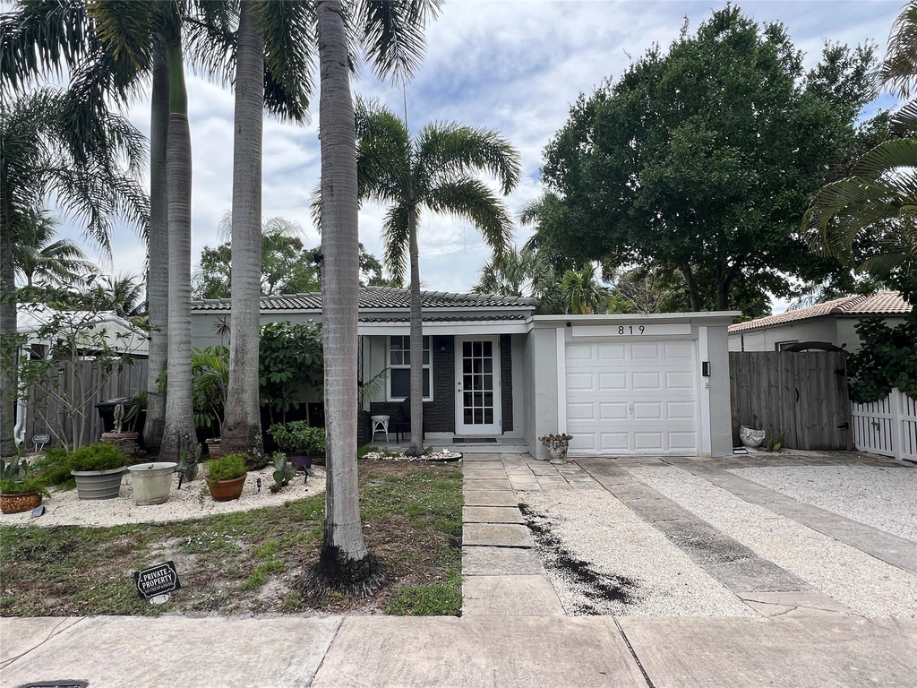 819 Sw 9th Terrace - Photo 1