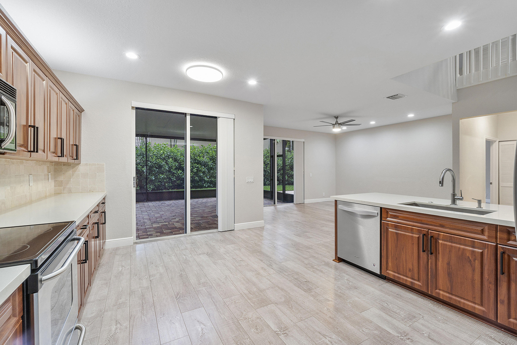 6364 Nw 78th Drive - Photo 14