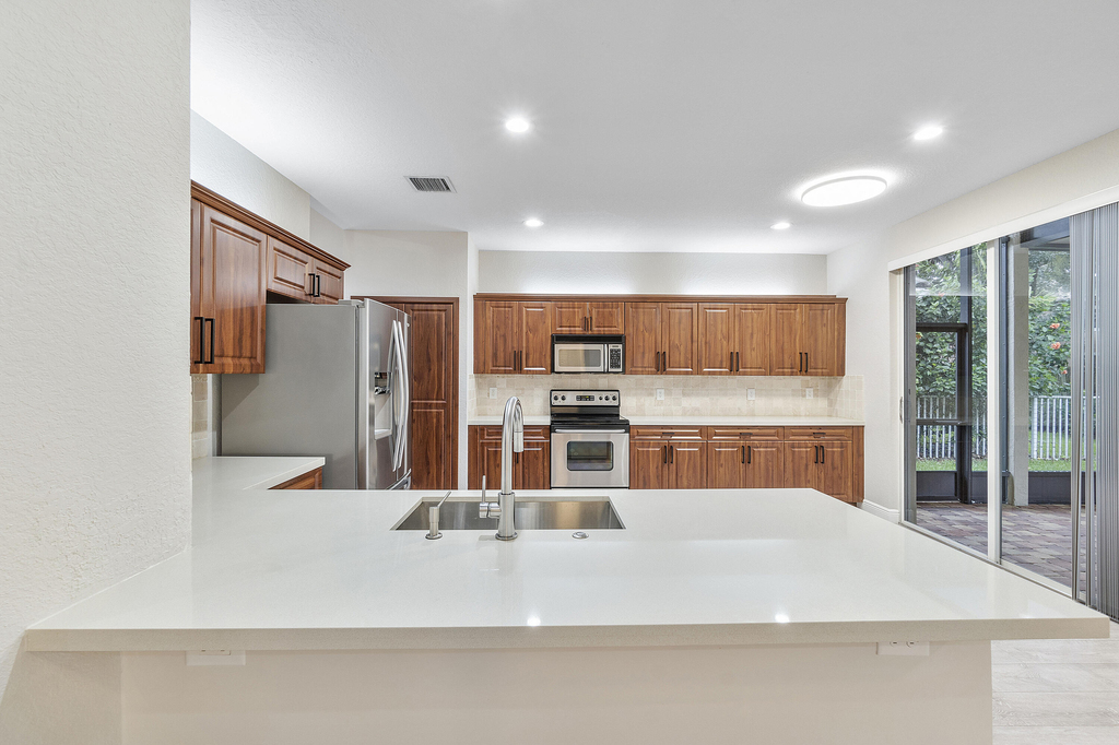 6364 Nw 78th Drive - Photo 12