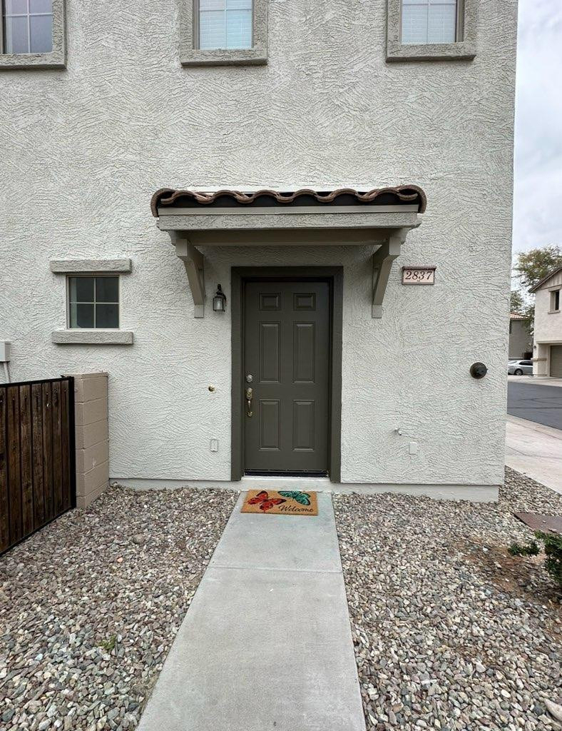 2837 E Dunbar Drive - Photo 0