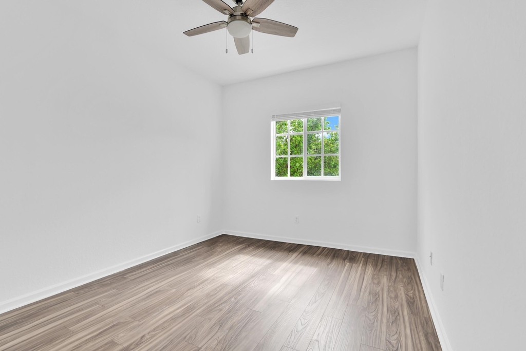 358 Se 1st Way - Photo 21