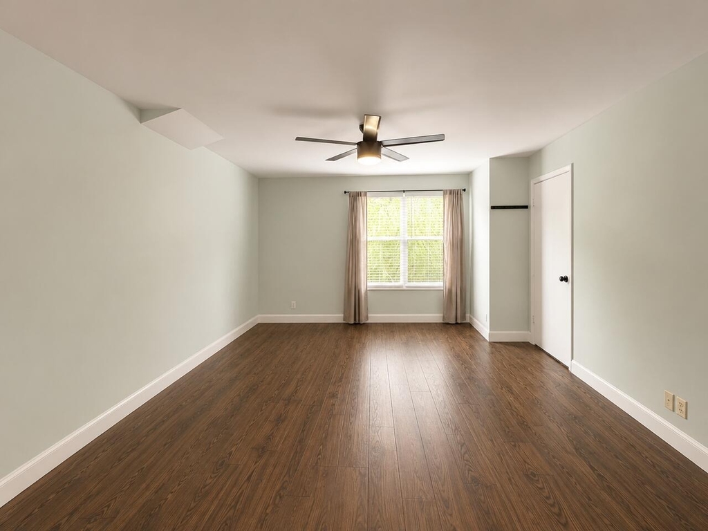 2393 Crawford Court - Photo 12