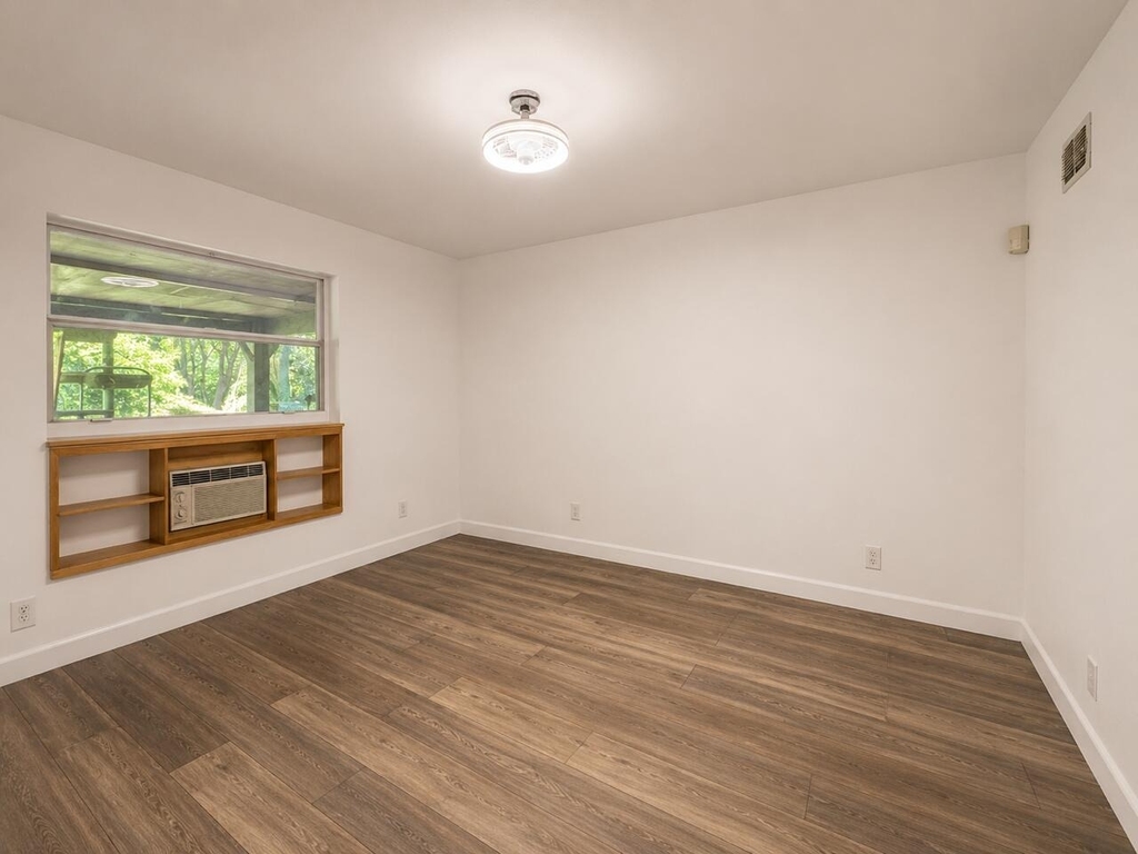 2393 Crawford Court - Photo 16