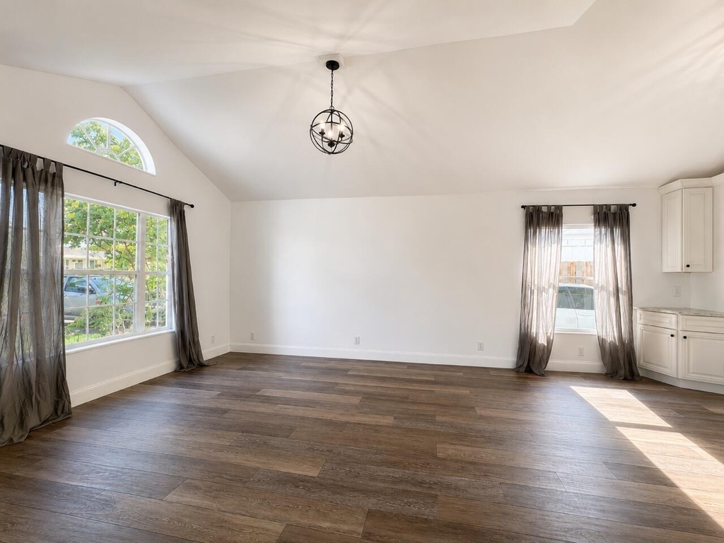 2393 Crawford Court - Photo 4