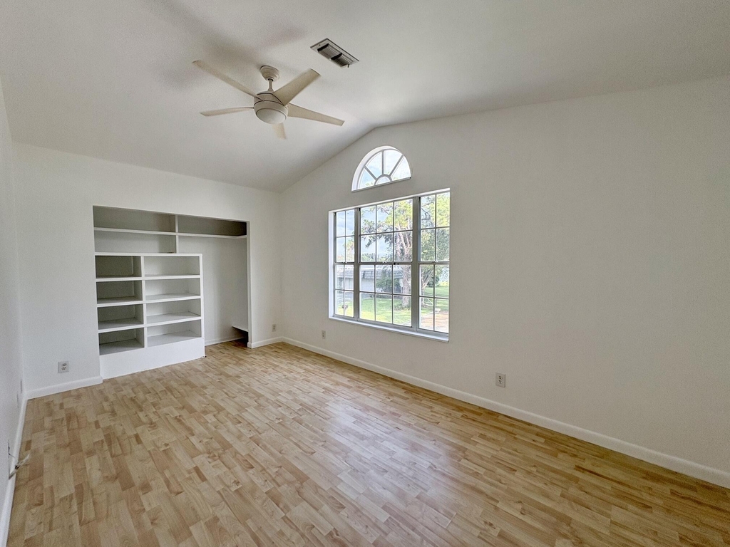 2393 Crawford Court - Photo 14