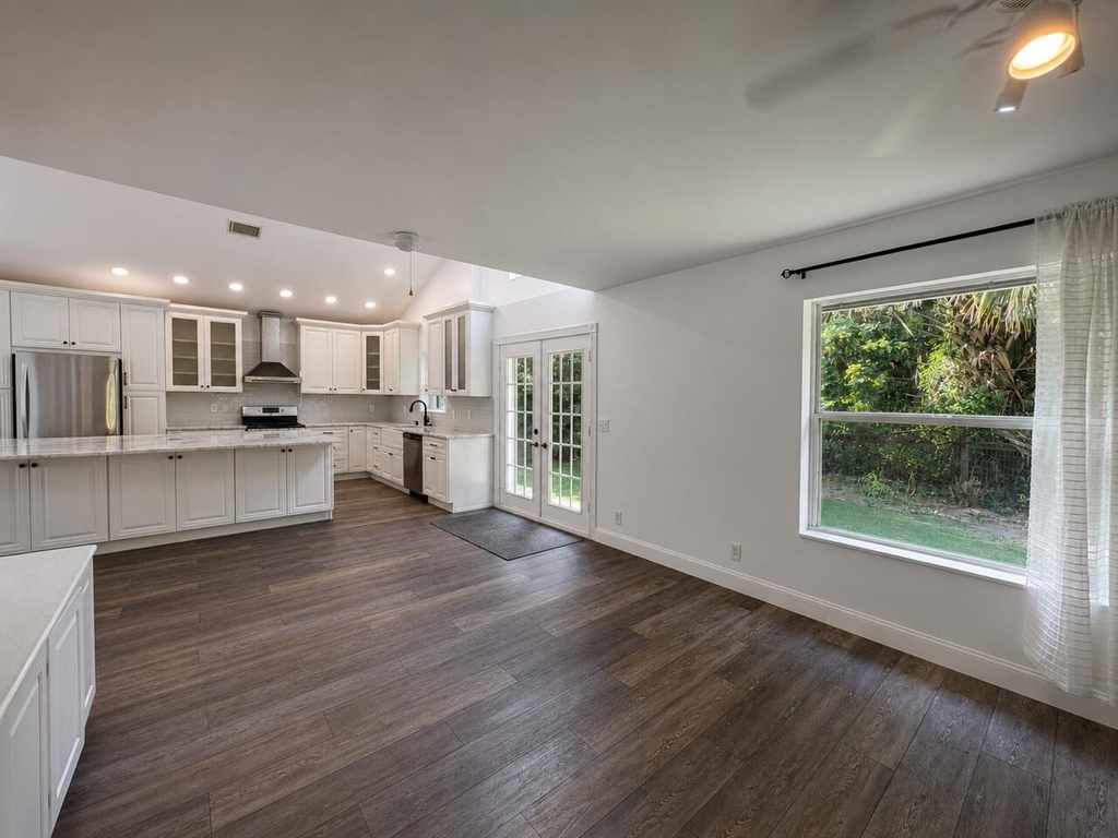 2393 Crawford Court - Photo 9