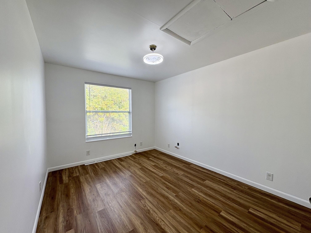 2393 Crawford Court - Photo 18