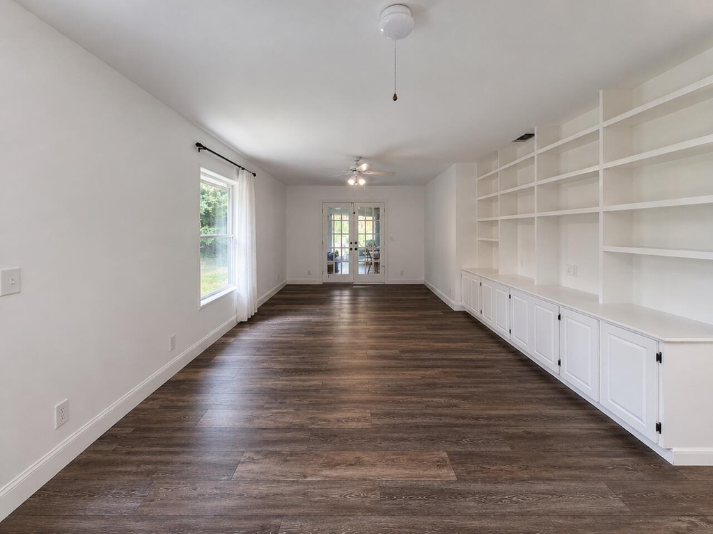 2393 Crawford Court - Photo 10