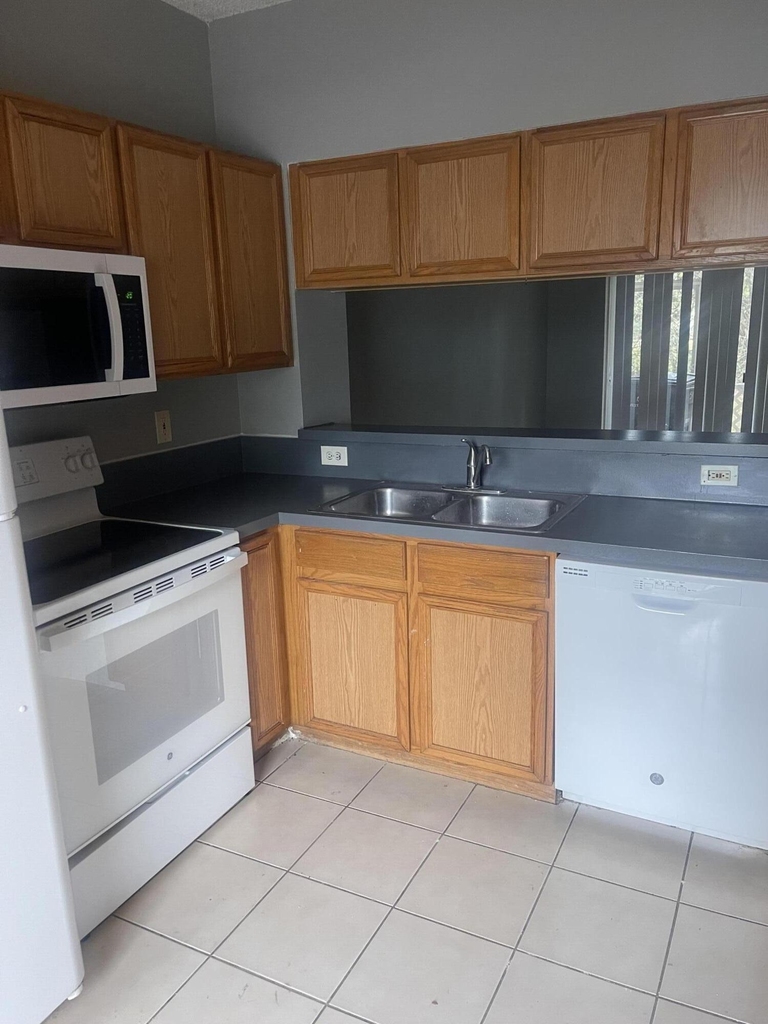 5113 Se Palmbrooke Circle Se - Photo 1