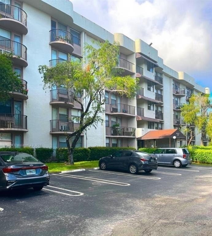 2501 Riverside Drive - Photo 2