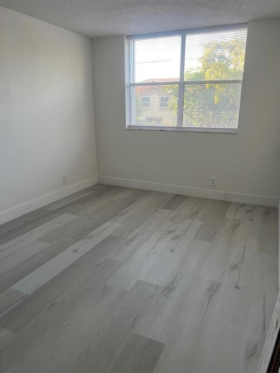 2501 Riverside Drive - Photo 11