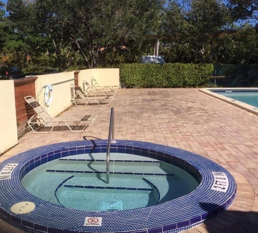 2501 Riverside Drive - Photo 6