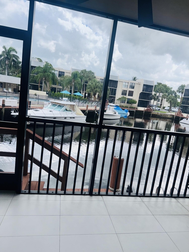9 Royal Palm Way - Photo 20