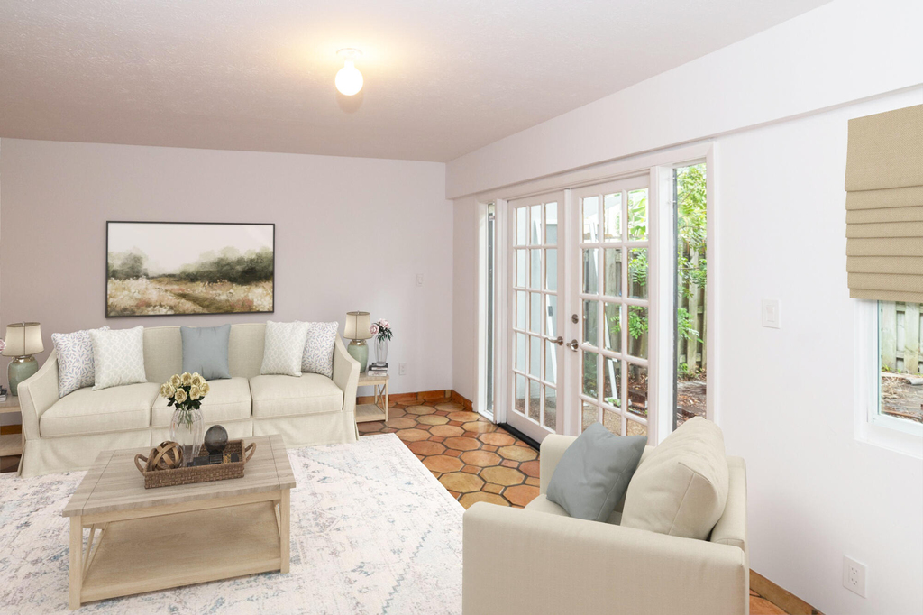 715 Ne 1st Street - Photo 1