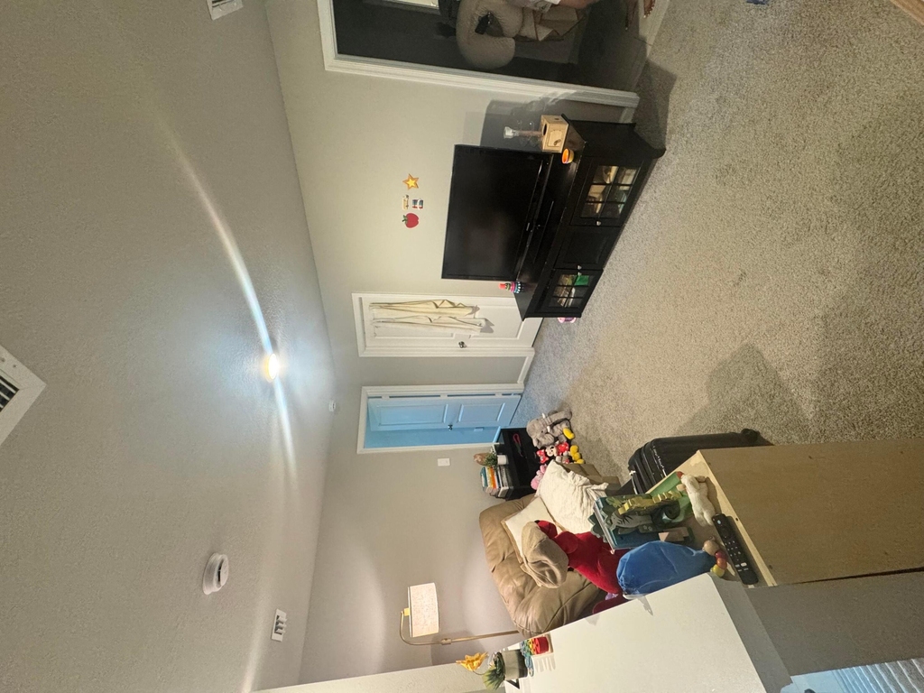 526 Salisbury Circle - Photo 4