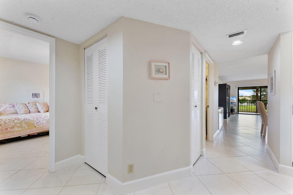 7260 Kinghurst Drive - Photo 3