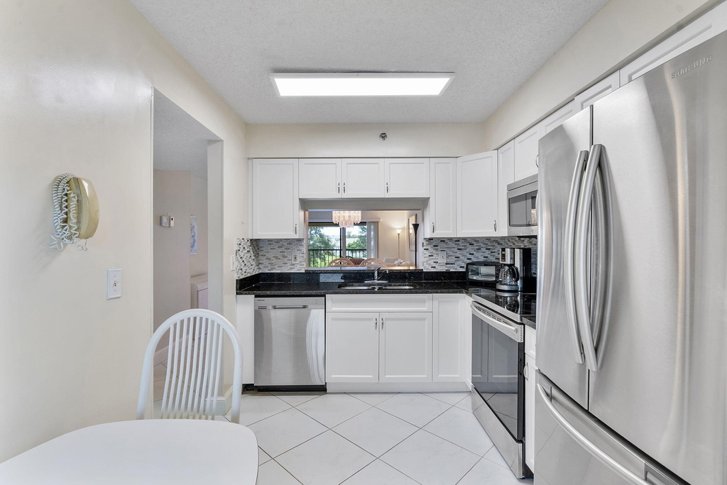 7260 Kinghurst Drive - Photo 4