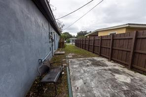 2900 Nw 5th Court - Photo 14