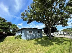 2900 Nw 5th Court - Photo 3