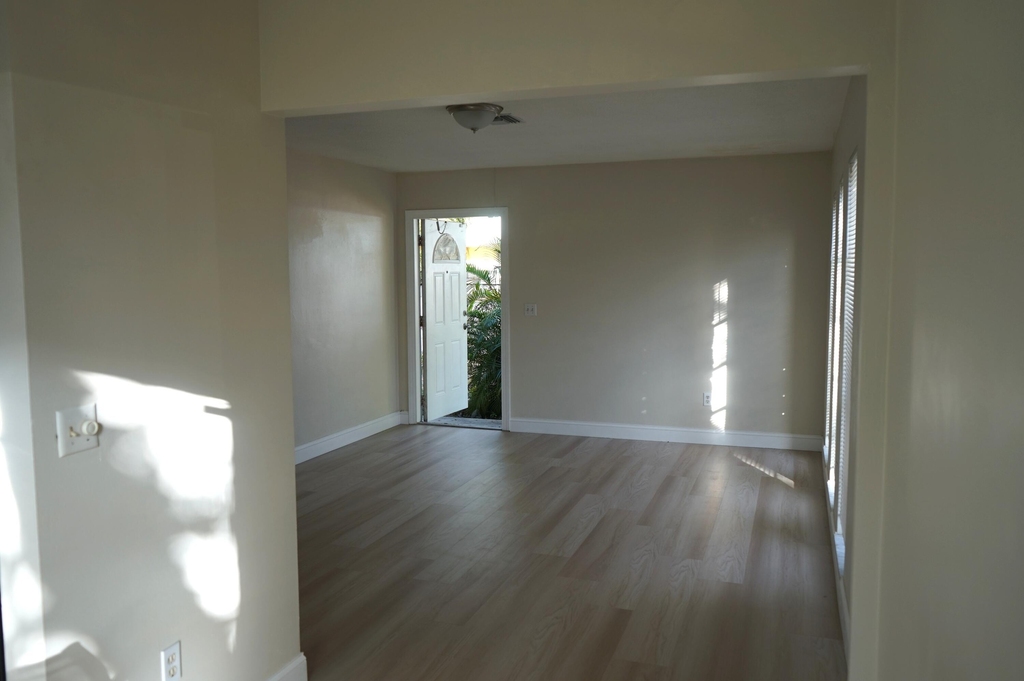 1957 Liberty Street - Photo 5