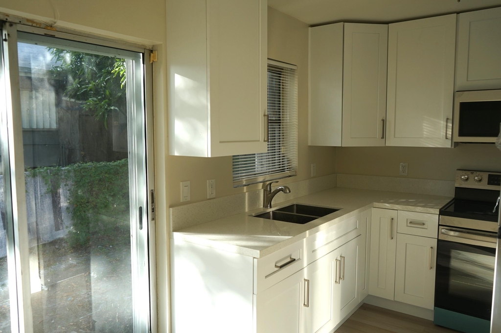 1957 Liberty Street - Photo 2