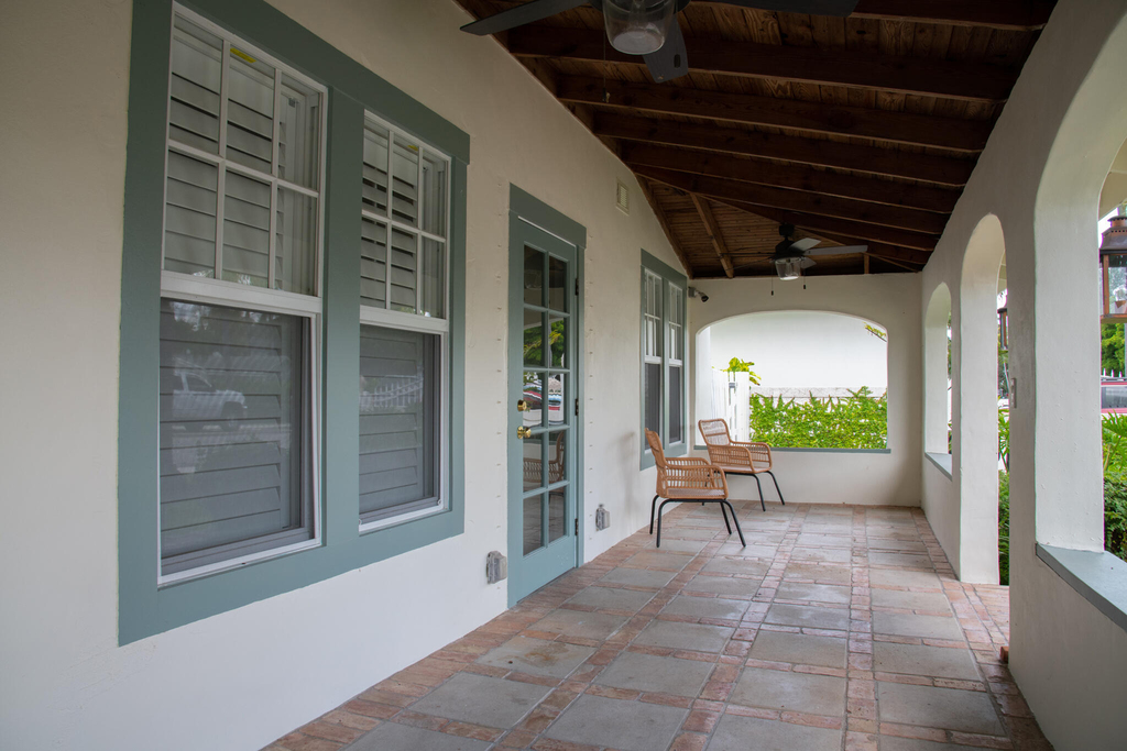 506 N Lakeside Drive - Photo 1