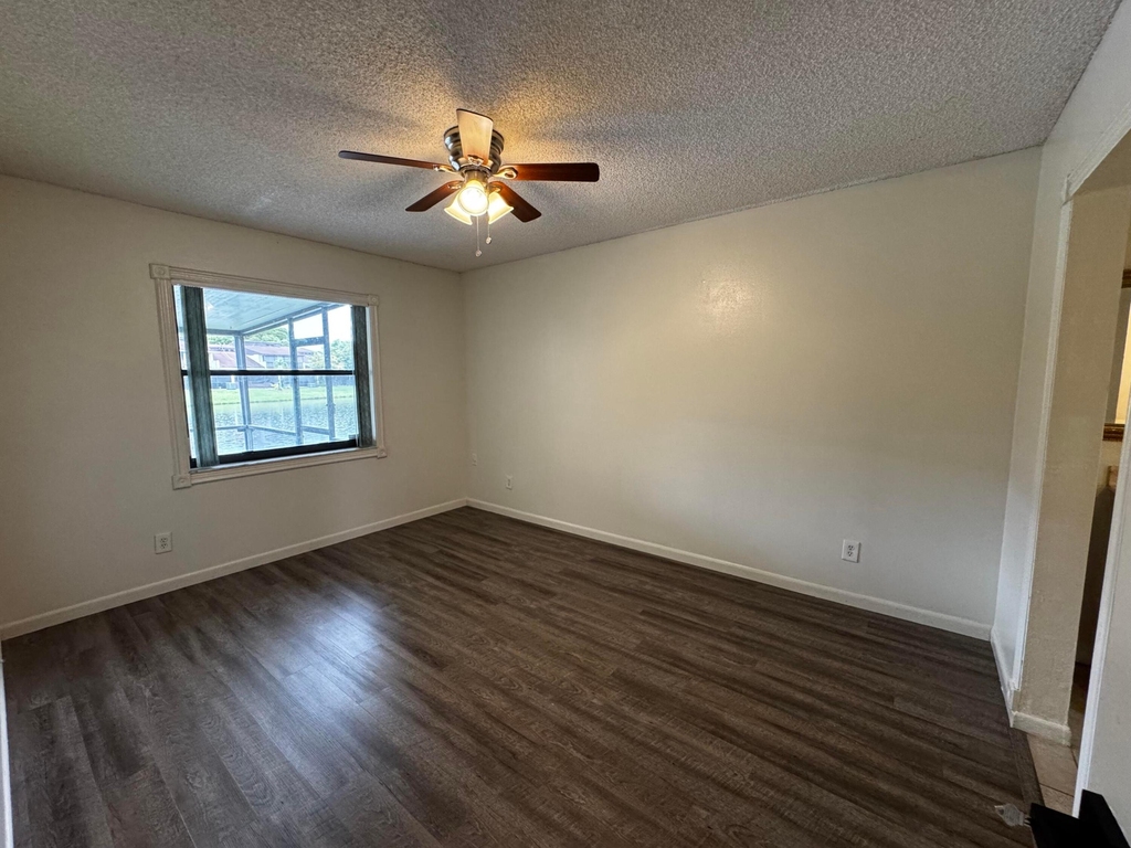 3831 Sw 69th Avenue - Photo 12