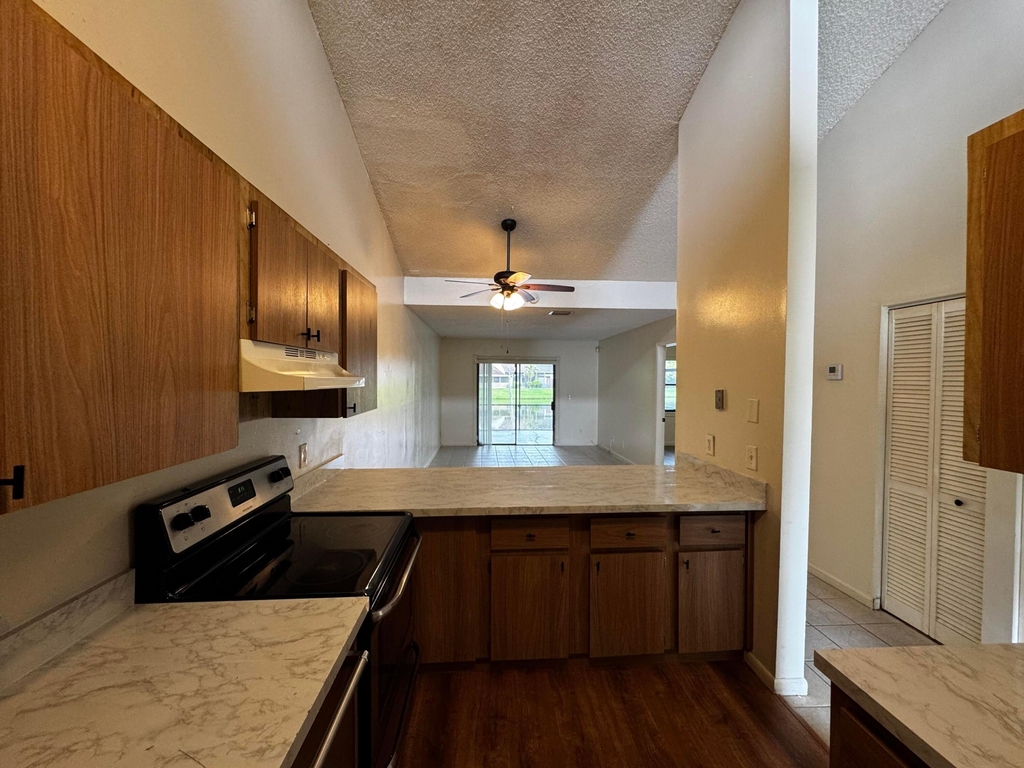 3831 Sw 69th Avenue - Photo 11