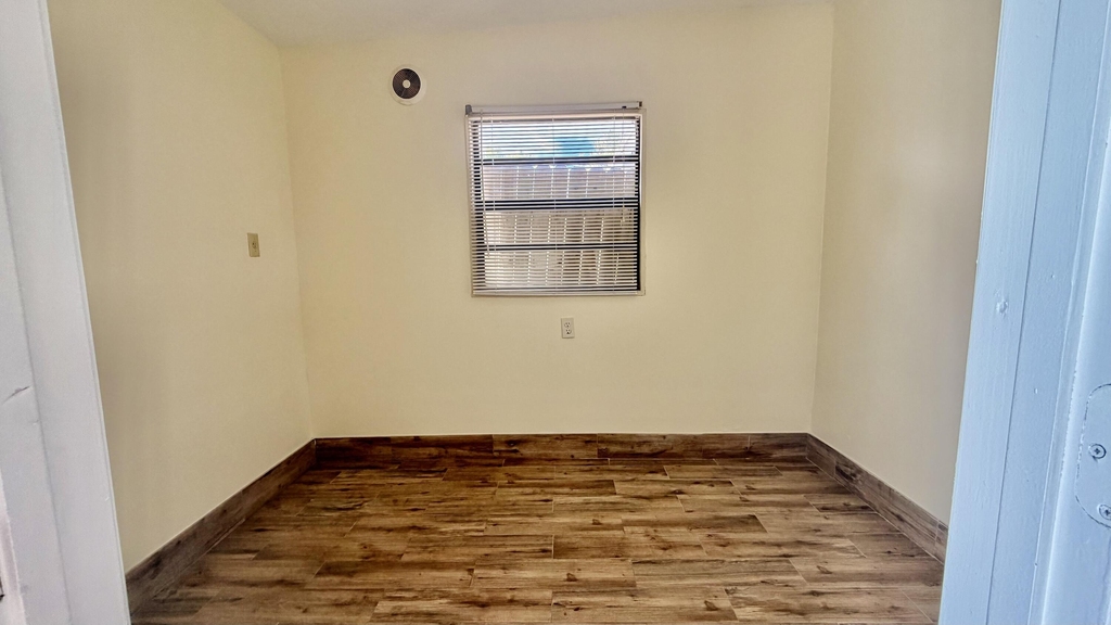 9121 E Highland Pines Drive - Photo 12