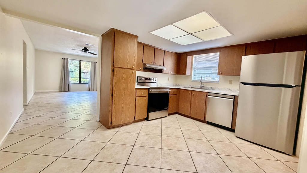9121 E Highland Pines Drive - Photo 1