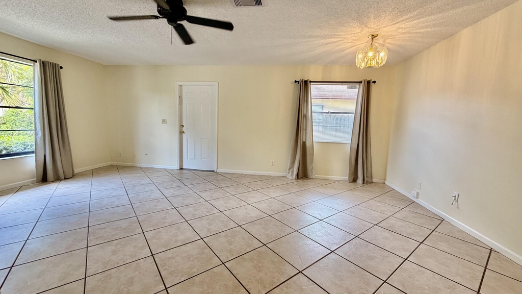 9121 E Highland Pines Drive - Photo 11