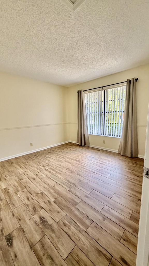 9121 E Highland Pines Drive - Photo 8