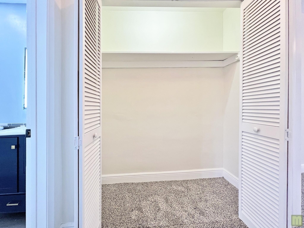 1490 Nw 43rd Avenue - Photo 21