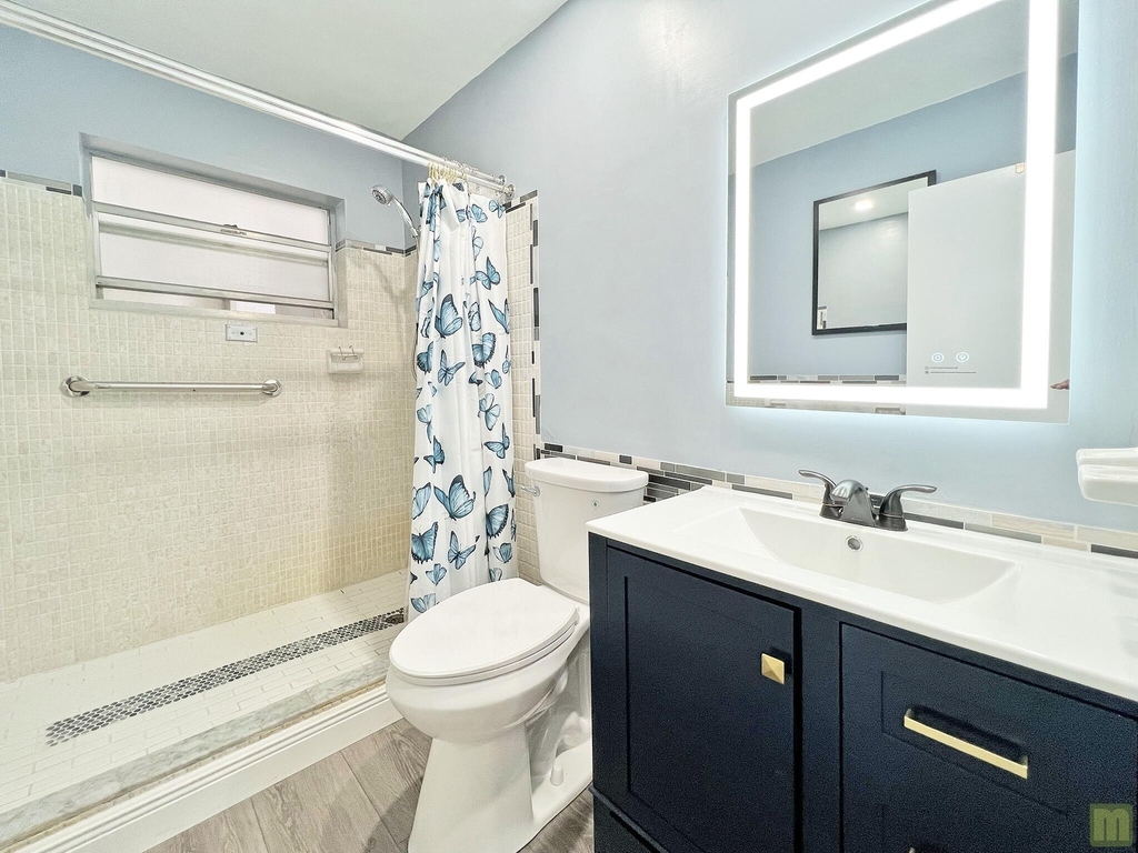 1490 Nw 43rd Avenue - Photo 24