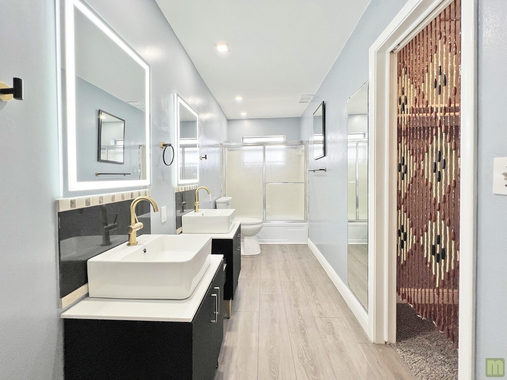 1490 Nw 43rd Avenue - Photo 16