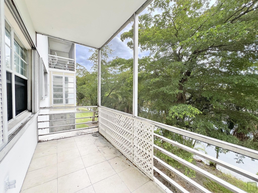 1490 Nw 43rd Avenue - Photo 26