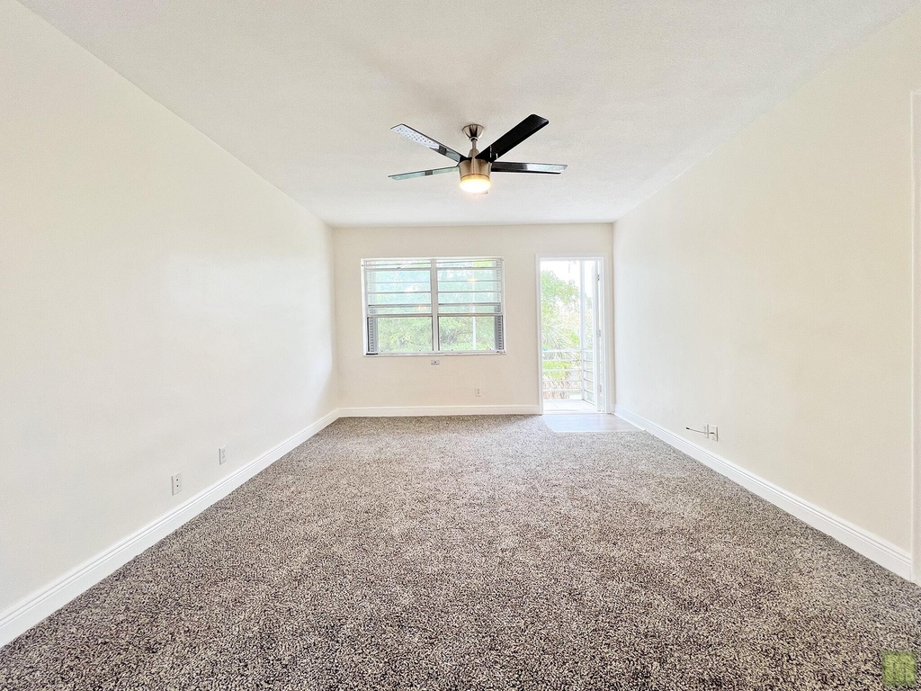 1490 Nw 43rd Avenue - Photo 13