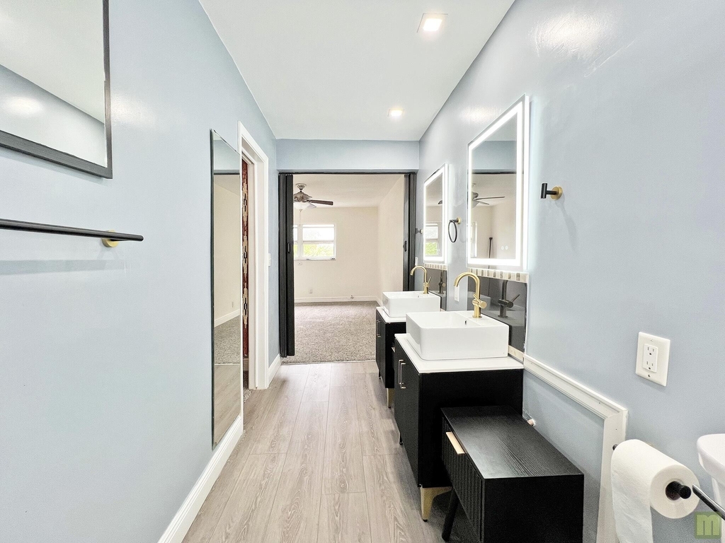 1490 Nw 43rd Avenue - Photo 17