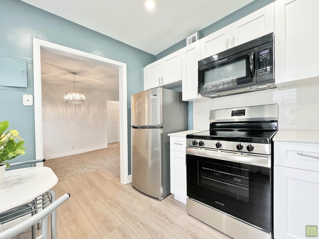 1490 Nw 43rd Avenue - Photo 10