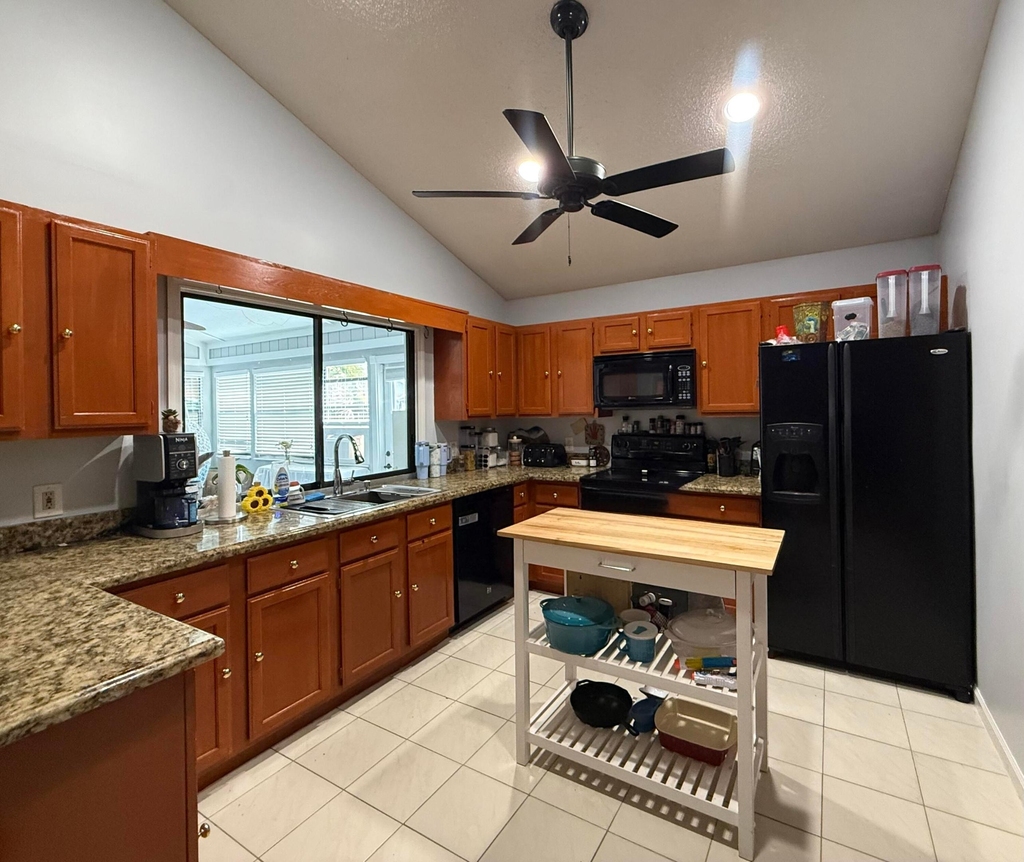 6050 Linton Street - Photo 2