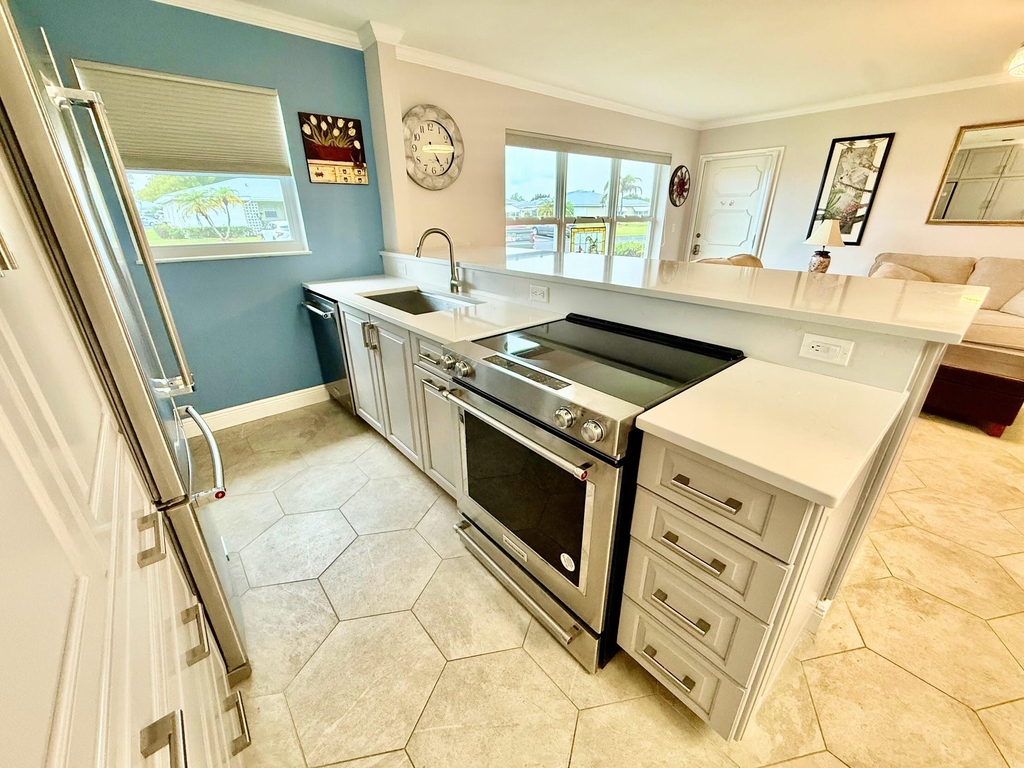 916 Savannas Point Drive - Photo 5