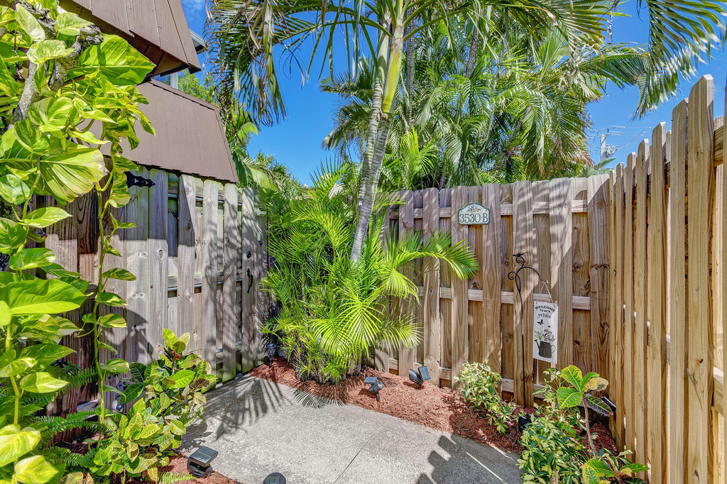 3530 E Gardens East Drive E - Photo 0