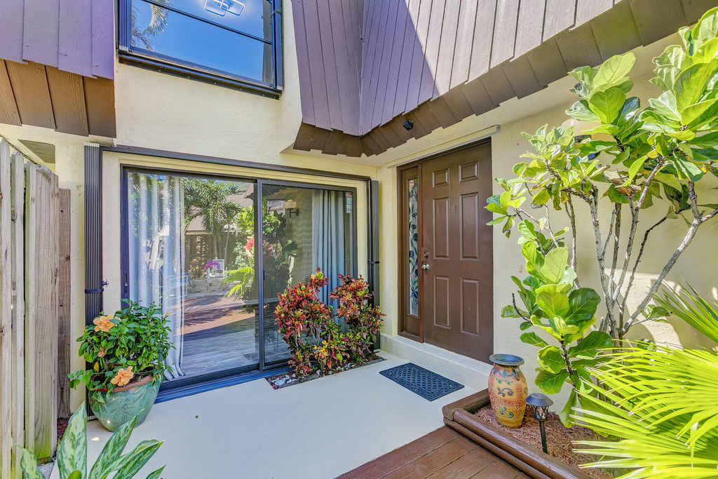 3530 E Gardens East Drive E - Photo 2