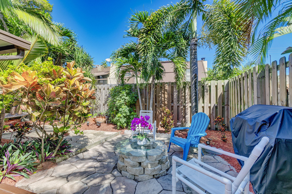 3530 E Gardens East Drive E - Photo 4