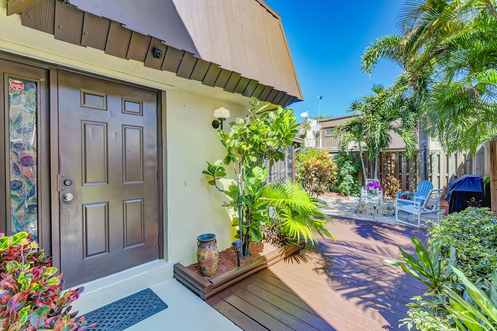 3530 E Gardens East Drive E - Photo 1