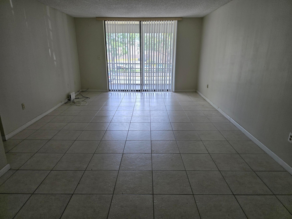 1800 N Lauderdale Avenue - Photo 8