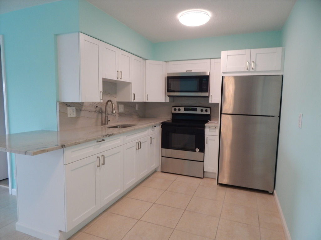 3220 Bayview Drive - Photo 5