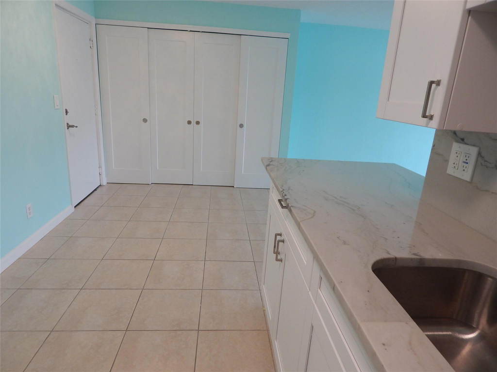 3220 Bayview Drive - Photo 7