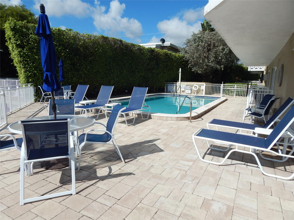 3220 Bayview Drive - Photo 2